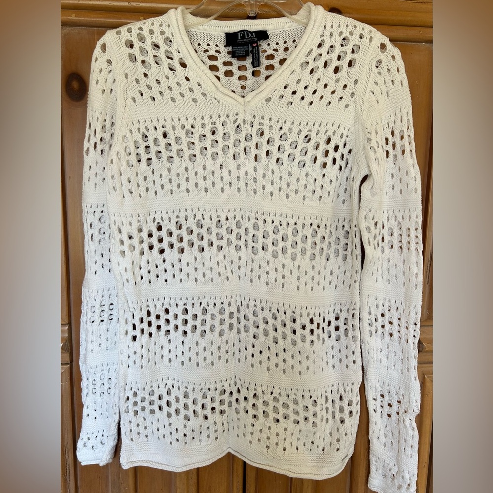 FDJ white long sleeve, v neck sweater, like new, size S